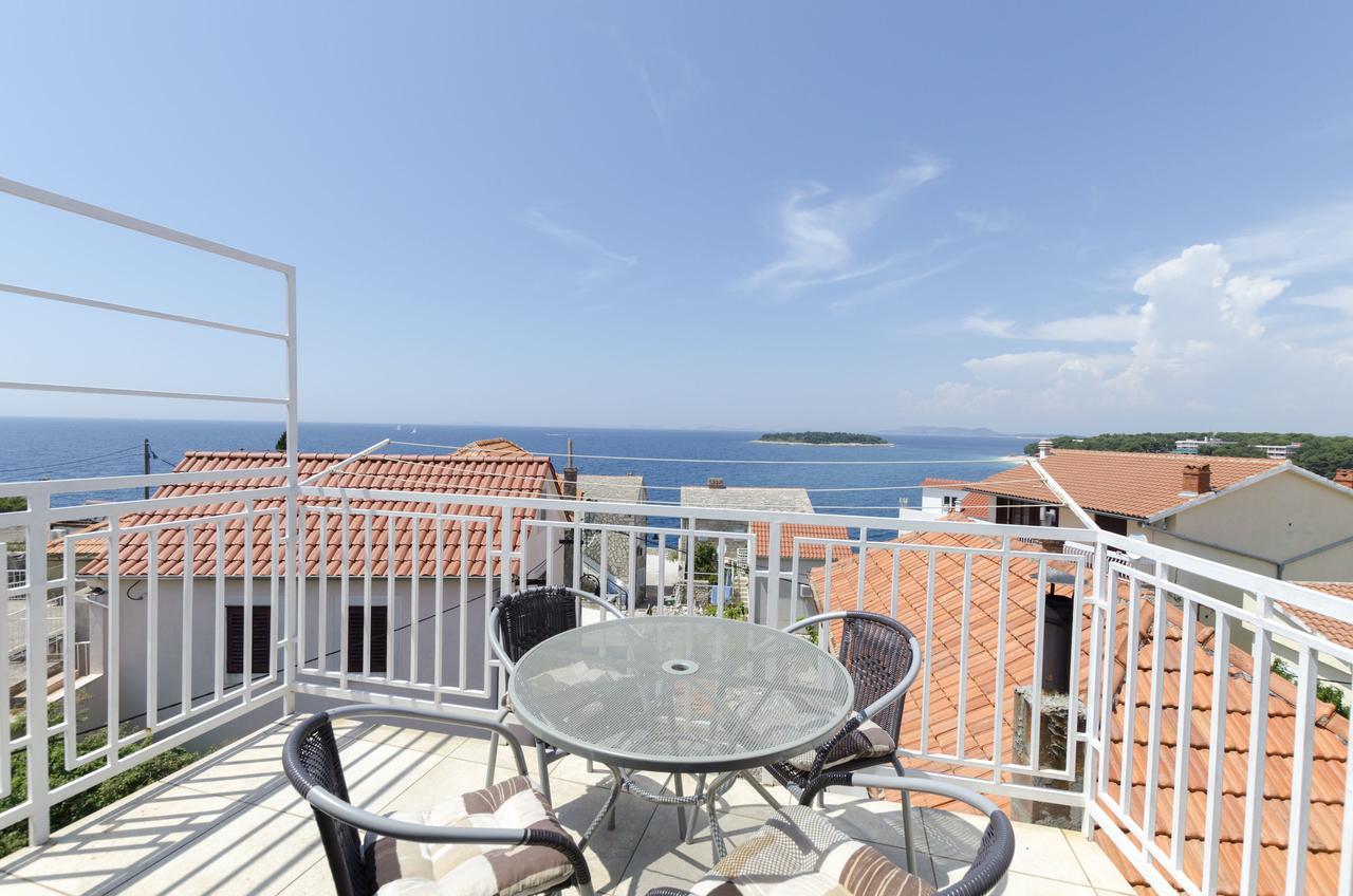 Apartments Mirko Primošten Екстериор снимка