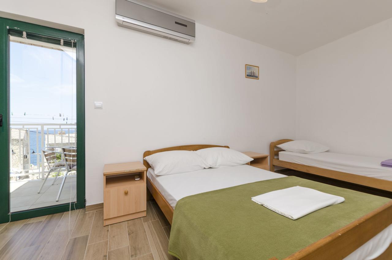 Apartments Mirko Primošten Екстериор снимка