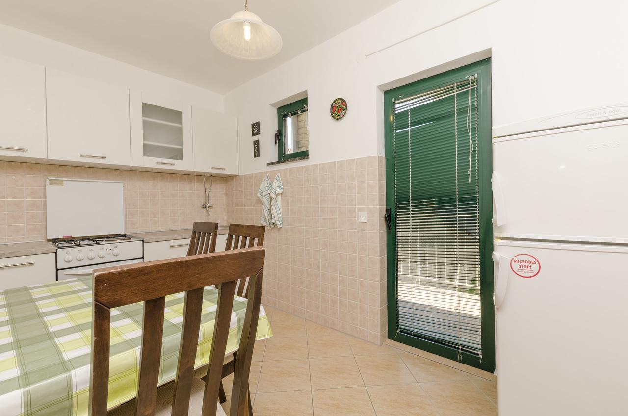 Apartments Mirko Primošten Екстериор снимка